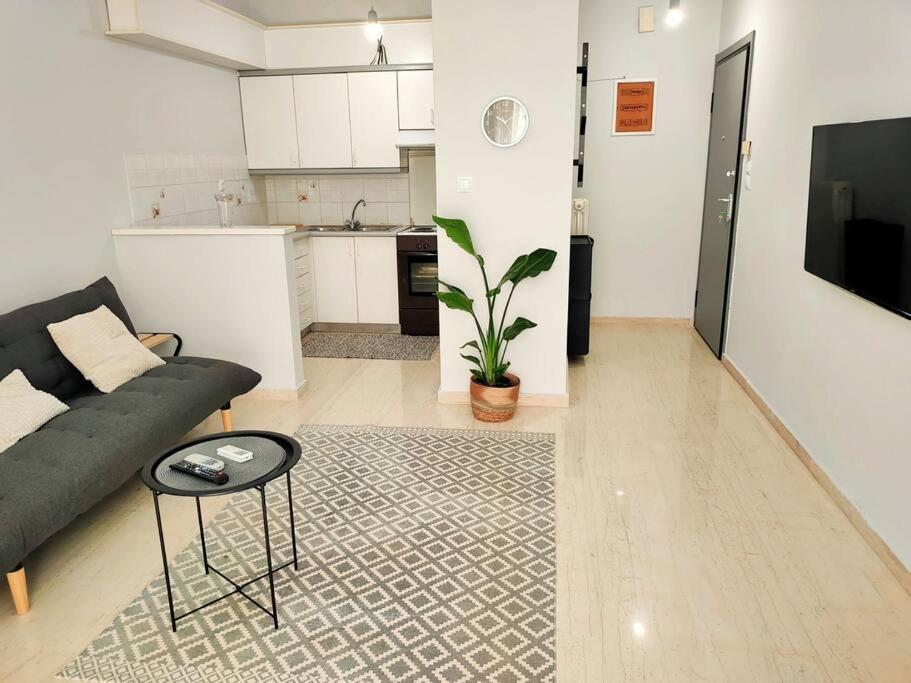 Δίπλα Στο Πάρκο Apartman Kalamáta Kültér fotó