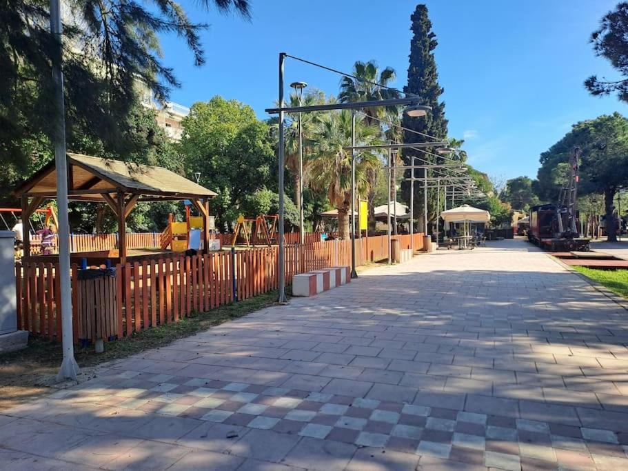 Δίπλα Στο Πάρκο Apartman Kalamáta Kültér fotó